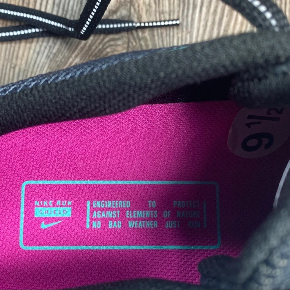 Nike Winflo 7 Run Shield Women's Size 9.5 Black, Gray, Green Running Shoes - Picture 13 of 16